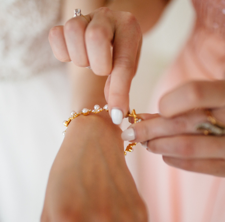 Jewellery: bracelets