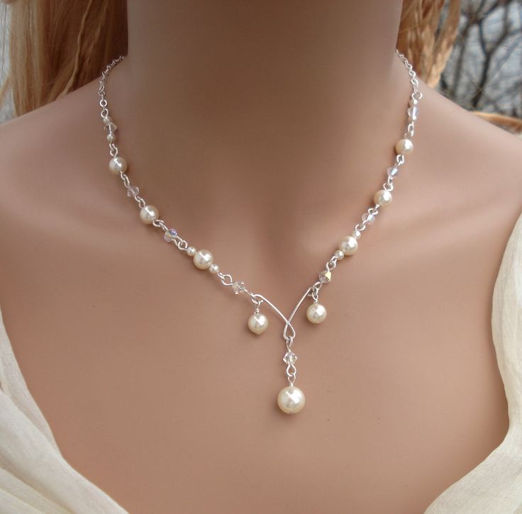 Jewellery: Necklaces