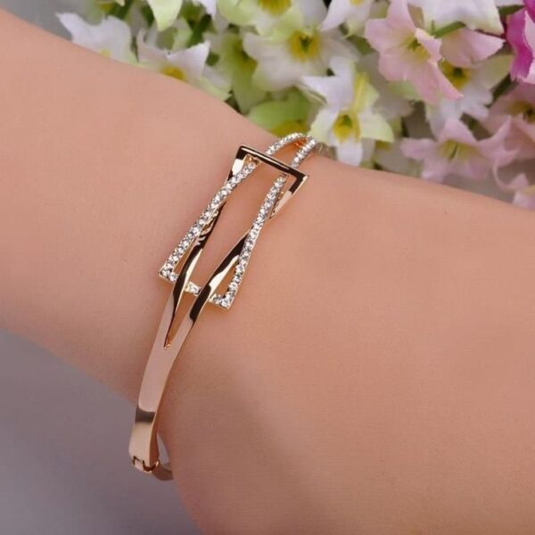 Contour Radiance Bangle